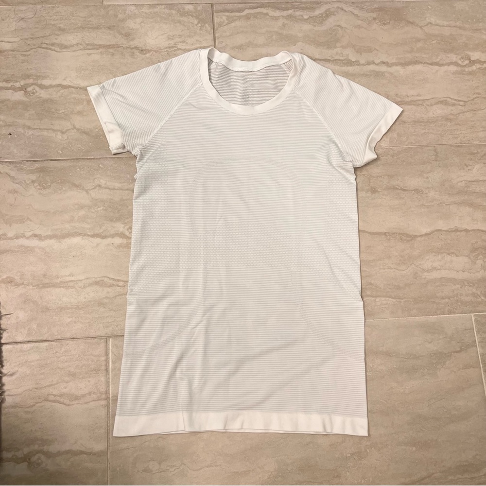 White short sleeve swiftly tech